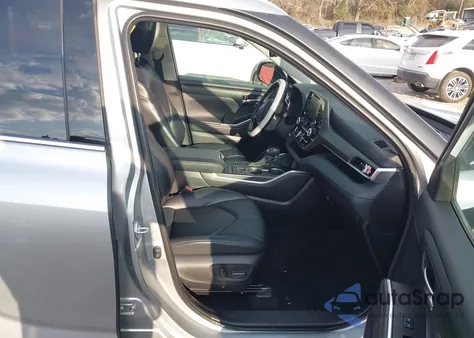 2022 Toyota Highlander Xle z USA, uszkodzony, nr VIN 5TDHZRAH1NS096520